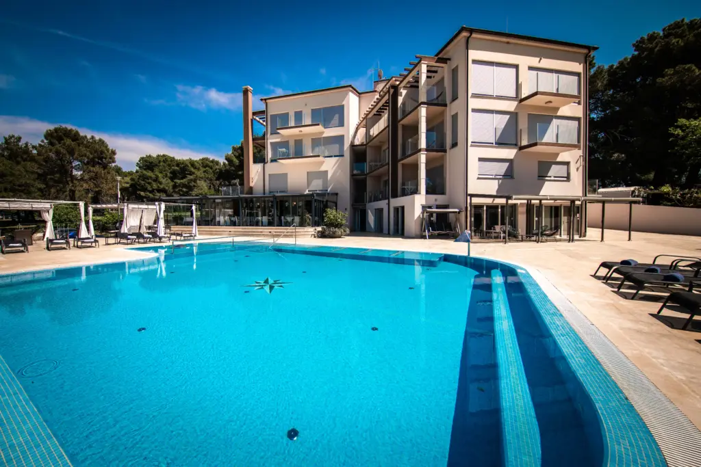 Half Board + Wellness